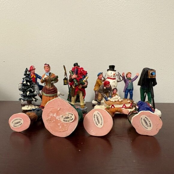 Lot Of Lemax Christmas Village Figures Accessories Good Condition (as is) - Picture 8 of 13